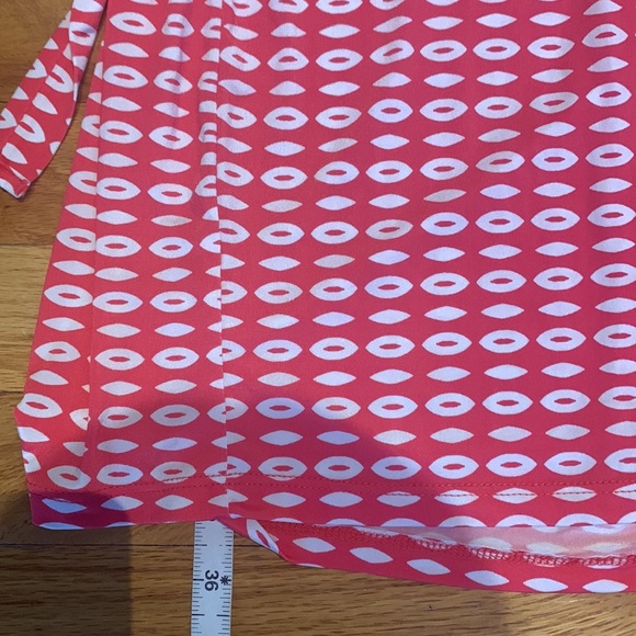 Graphic design wrap dress - pink and white - Picture 8 of 9